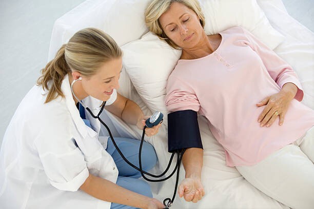 Comment se déroule une visite infirmière à domicile ? Guide complet pour les patients au Maroc